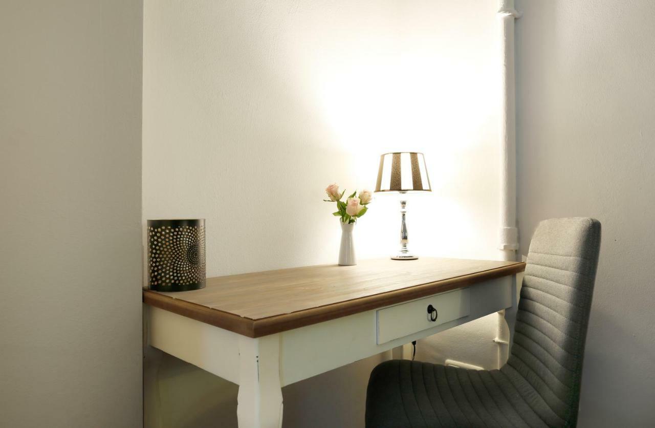 Droy By Rockchair Apartments L Superhost Status L 2 Bedroom Boxspringbeds Next To Center "Kurfuerstendamm" - Cozy Family & Business Flair Welcomes You! Берлин Экстерьер фото